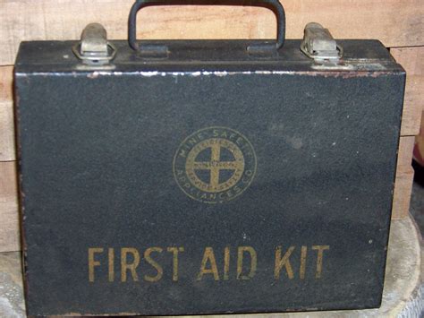 metal lunch box first aid kit design|Vintage Hand.